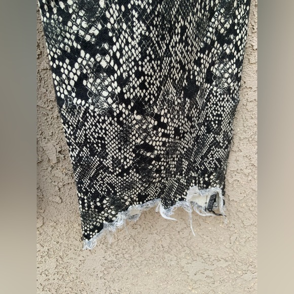 NWOT Free People We The Free Maggie Animal Printed Cropped Distressed Denim Jean - Picture 9 of 10